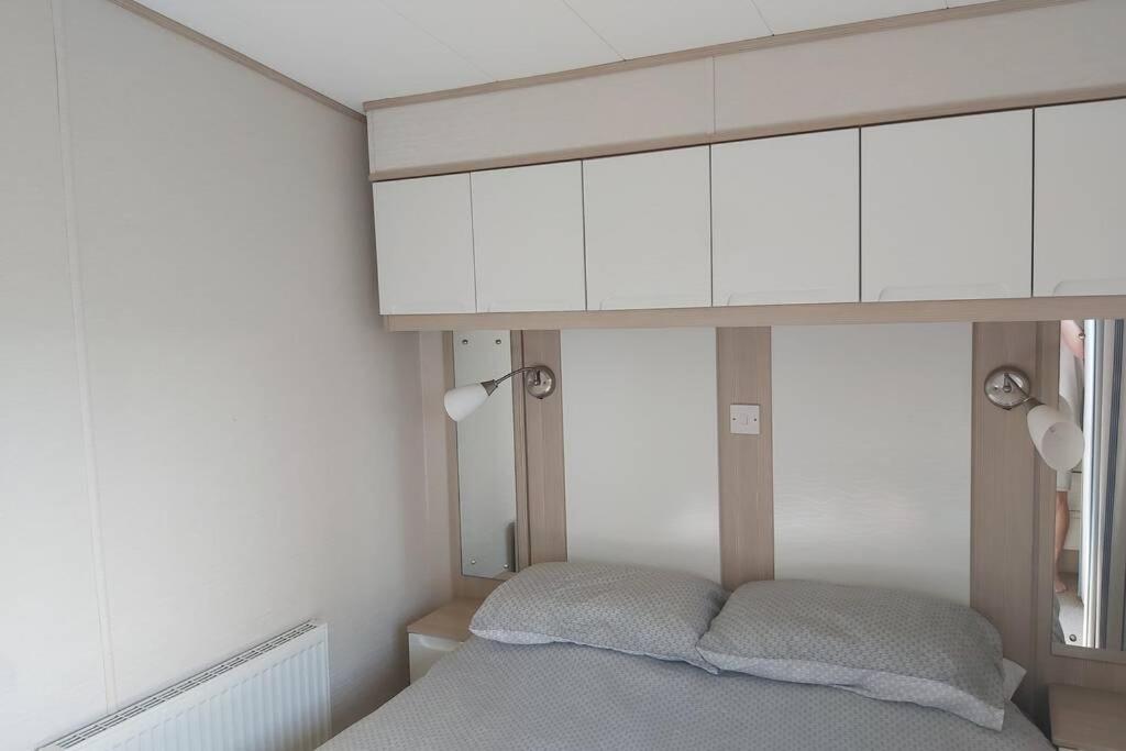 8 Berth Caravan At Parkdean Camber Sands Exterior foto