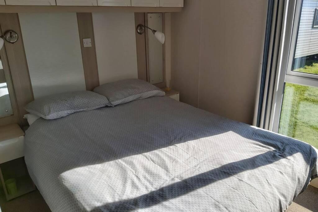 8 Berth Caravan At Parkdean Camber Sands Exterior foto
