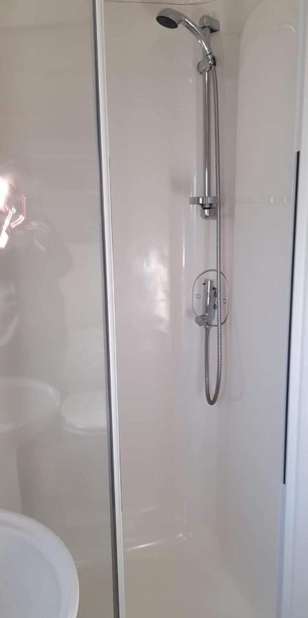 8 Berth Caravan At Parkdean Camber Sands Exterior foto
